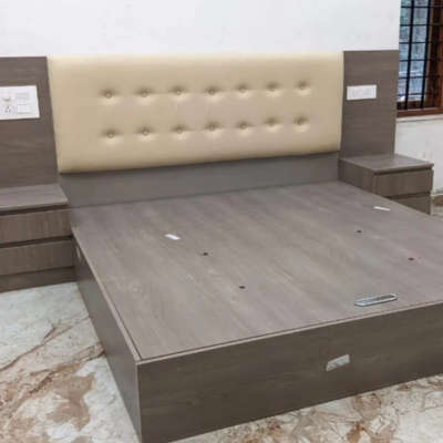 *King size lift up cot *
Metal Structure with combressed wood