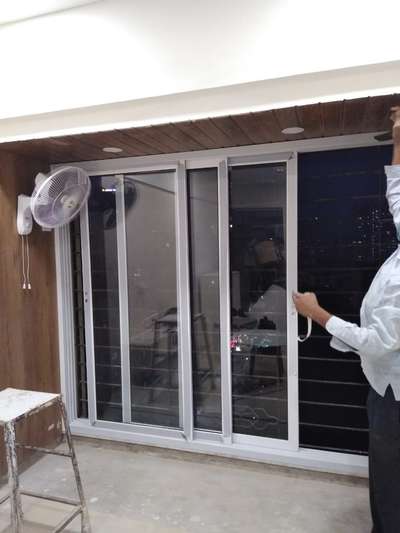 *Aluminium sliding window*
All Aluminium sliding window