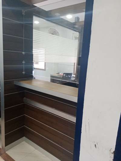 Bank cashier cabin