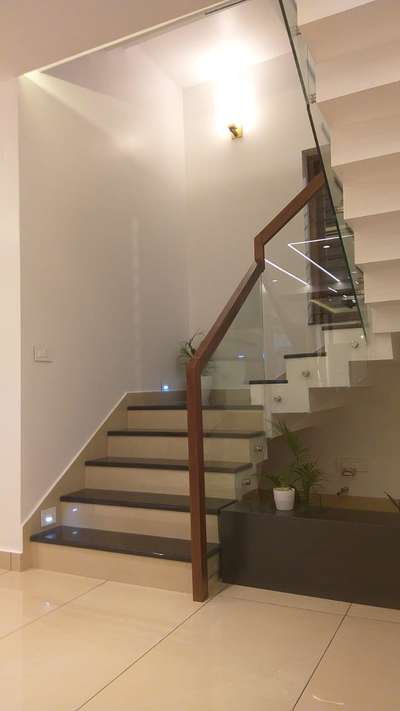 small home site-Trivandrum 
#SmallHouse #GlassStaircase