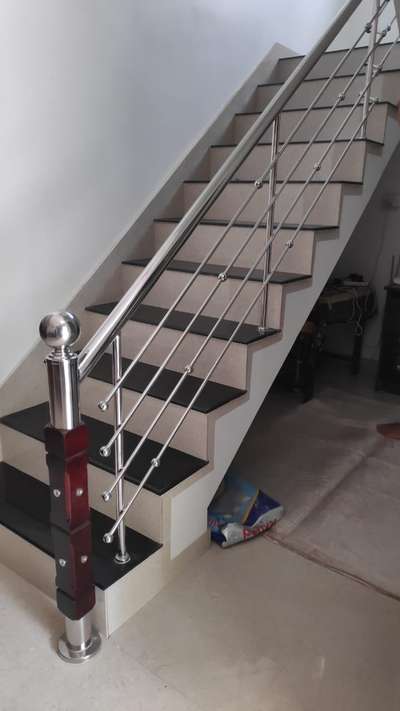 handrail 
running feet 650
 #StaircaseDecors #ssrailing
