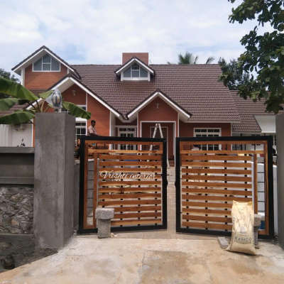 square tube  with  wooden   gate