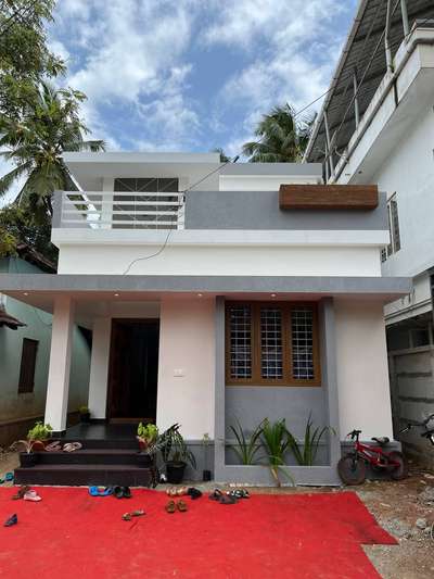 1700/4 bhk/Modern style
10 cent/double storey/Thrissur

Project Name: 4 bhk,Modern style house 
Storey: double
Total Area: 1700
Bed Room: 4 bhk
Elevation Style: Modern
Location: Thrissur
Completed Year: 

Cost: 28 lakh
Plot Size: 10 cent