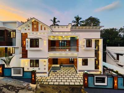 HOUSE FOR SALES
TRIVANDRUM!  PREMIEREHOMES
8075170703