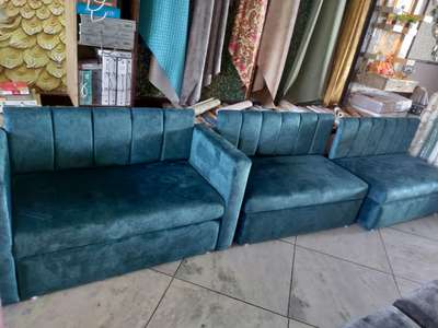 sofa bed cousning ka sabhi kaam kiya jata h 
sofa rate only labour:- 700 / 1500 per seat 
bed rate :- 80 /250 sqft  #LivingRoomSofa  #NEW_SOFA #sofafabric