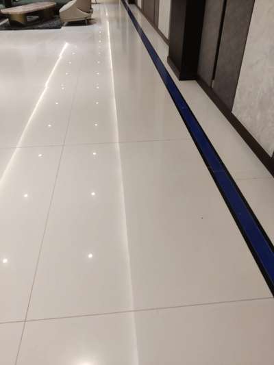 Italiyan marble lagane ke liye mistry aur helper chahiye,delhi main,cal me @9313201269