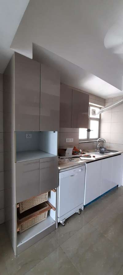 *modular kitchen *
modular kitchen company 1500/5000 OR Minimum and Maximum Rate on the basis of drawing