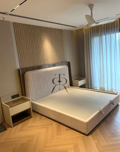 High-gloss polyester finished premium veneer headboard with sleek and modern design creates richness and elegance to the room with neutral colours and clean patterns.
#luxurydesign #bedroom #bedroomideas


InteriorDesigner #interiordesign  ##budgetdesign ##delhiinteriordesigner #gurugram #gurgaondesigner #gurgaon #bestinteriordesigner #bestinteriordesign #bedroomdesign #BedroomDecor