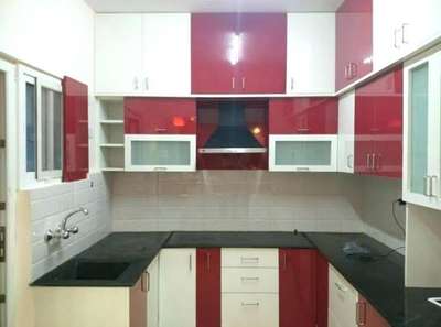 #KitchenDesigns  #ClosedKitchen #ushapekitchen