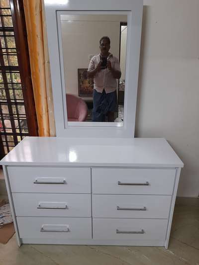 dressing table