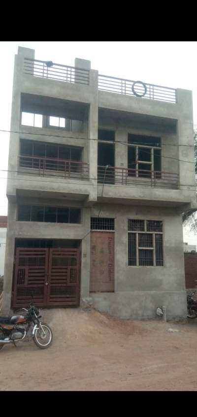 4 BHK duplex villa  size 65 gaj  Loction Ahrihat vatika dhawas Ready to ship price 40 Lac Socaity patta visit ke liye call kre Prakash kumawat @9602949394 #SmallHouse  #selling #Dhawashouse  #ajmerroadhouse