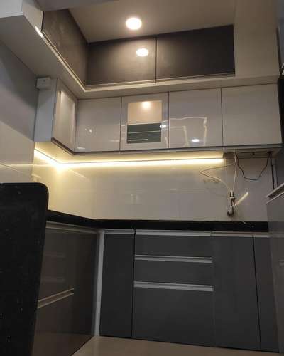 #ModularKitchen  #KitchenIdeas  #LargeKitchen  #inotech  #pantry  #bottlepullout  #Modularfurniture work karane ke liye contact kare
whats.+919625506863
call.+917060375916 Saquib Mirza