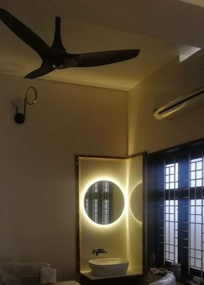 LED Mirror
customised

 #InteriorDesigner  #HomeDecor  #mirrors  #diningarea