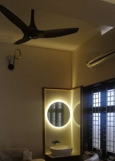 LED Mirror
customised

 #InteriorDesigner  #HomeDecor  #mirrors  #diningarea
