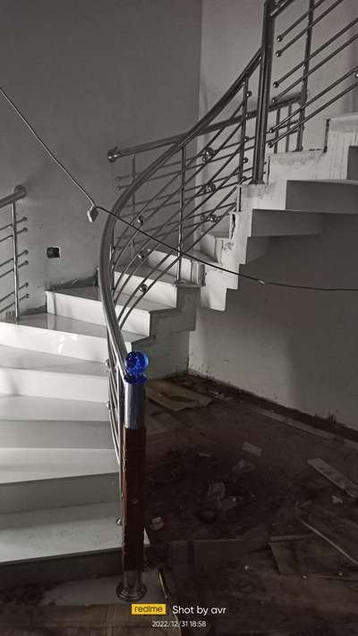 #StaircaseDesigns  #StaircaseDecors  #SteelStaircase  #Steel  # #steelrailing   #StaircaseHandRail  #han