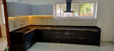 acrylic modular  kitchen best price me