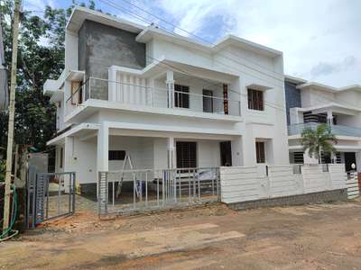 New villa for sale in Ernakulam
9400986063