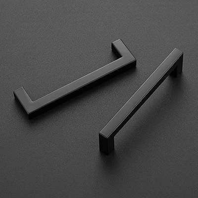 #Door pull handles #Coatted pull Handles
Material : Galvanized Iron
Material size : 25mm*25mm
Length : 12,18,24,30,36,48
Finish : Matt black
#BLACKHARRIOT #Longpullhandles
