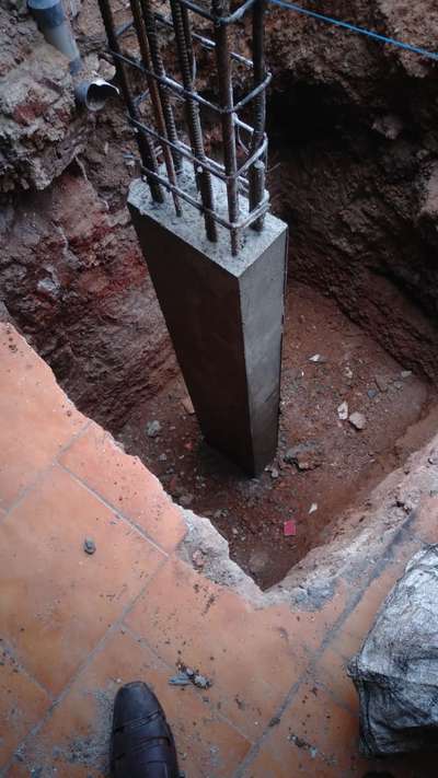 Footing with column