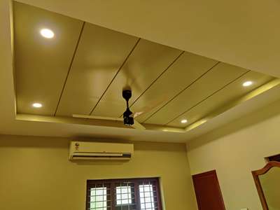 Grooved ceiling
simple design