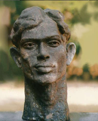 potrait sculpture