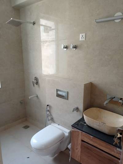 Bathroom Tiles & Fitting