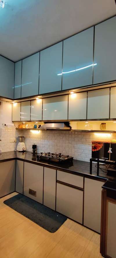 Aluminium kitchen 
mob : 7907544304  #KitchenIdeas  #ClosedKitchen  #LShapeKitchen  #KitchenRenovation  #KitchenCabinet  #WoodenKitchen