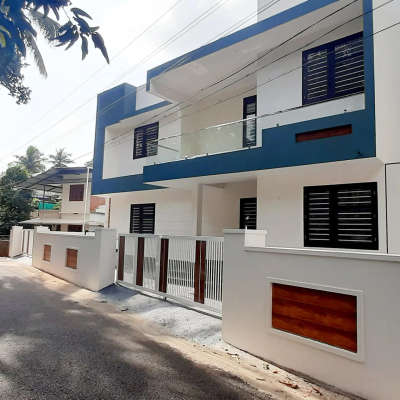 #new house for sale at kolazhy. 6cent.4bhk 2100sq. near chinmaya cbse school kolazhy. 4.5km from thrissur town. open well water. 3car parking area. 95lakh. price slightly negotiable