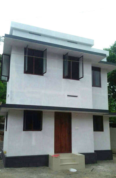 500 square feet house in 
1.5 cent ground
Estimated value:5 lakhs
contact no:9645150601