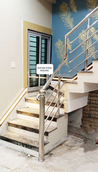 steel railing with five year of guarantee.