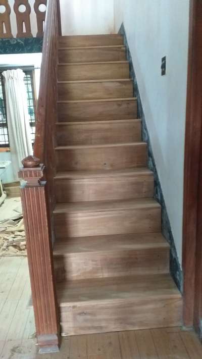 wooden  staircsse