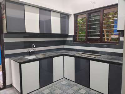 #aluminiumfabrication  #aluminiuminterior  #aluminiumkitchan  #aluminiumwardrobe