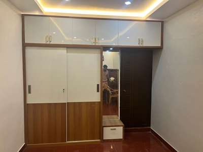 Aluminium sliding wardrobe