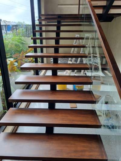 wood stair
polishing