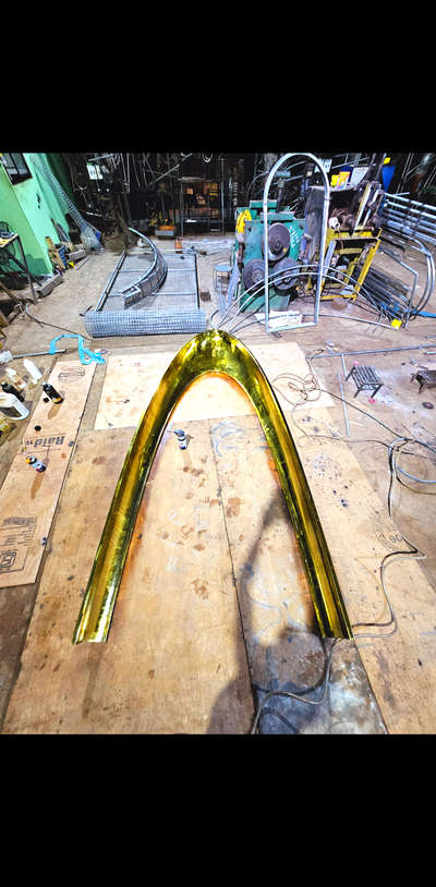 Mirror polished curves.
Artworks, Sculpture works 
 #sculptureart  #Steel  #CurvedStaircase  #curve  #art   #Designs  #golddecor  #goldenshade