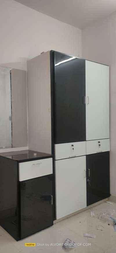 Modular type wardrobe Black and white ACP sheet