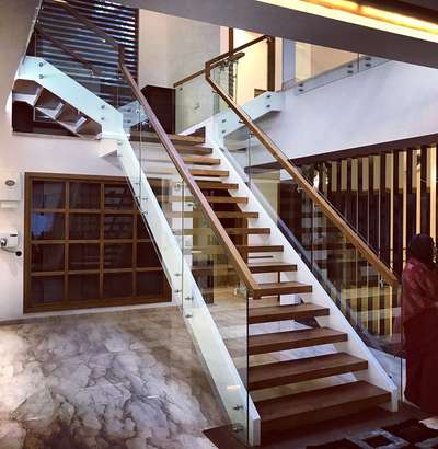 staircase glass handrails