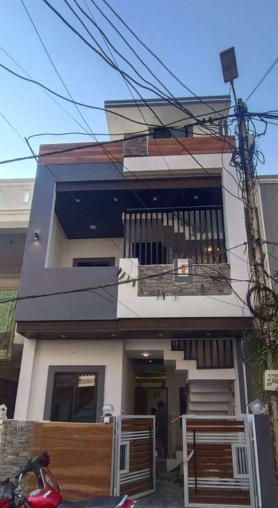 parshwanath nagar 15*50
1900sqft 
contact 9039606404