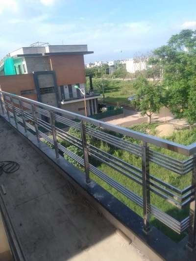 #StainlessSteelBalconyRailing  #GlassBalconyRailing  #BalconyGrills