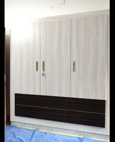 customized wardrobe
6 feet leghth × 2 feet width ×7 feet height =42 sqft
used material 
* Trojan classic 710 grade plywood
*1mm century lamination 
*back panel 6mm thomsan multiy wood
*fittings hettich soft close
*handle and hang rod  ebco
6 drawer outside inside Hide storage for locker
aproximate rate 63000 

 #thrissur  #WardrobeDesigns 
#interior #koloeducation