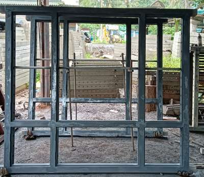 Concrete window frame
200×180