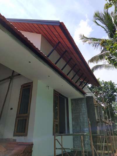 roof wth sealing tile