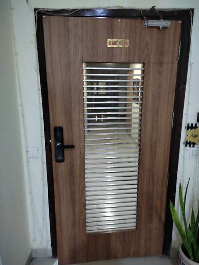#TeakWoodDoors #woodendoors #electroniclocks #electroniclock #designerdoors #desingners #desingnergates