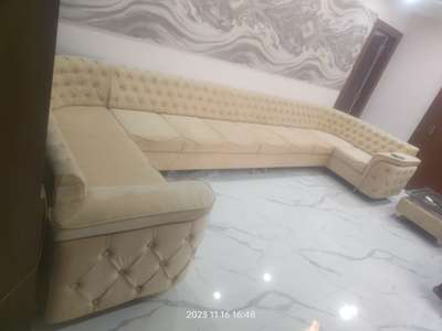 most Popular chesterfiel cousin disign 


 #cesterfil
 #NEW_SOFA  
 #luxurysofa 
 #InteriorDesigner 
 #lettest
 #comfort