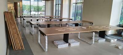 back to back workstation in noida