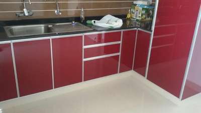 *Aluminium Modular Kitchen *
Modularkitchen structure with Aluminum profiles and shutters with Acp pannels, with profile handles etc.