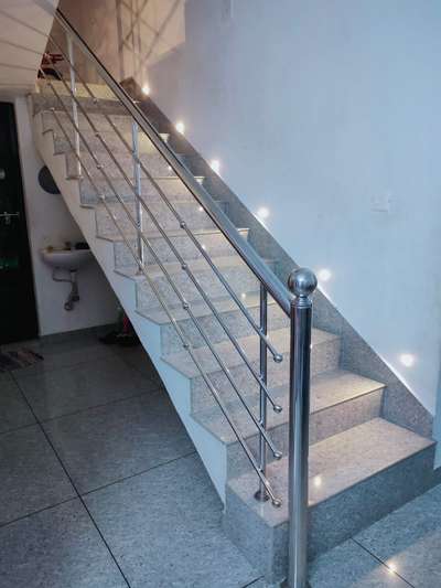 simple handrail in stainless steel
 #handrailwork  #handrails  #StainlessSteelBalconyRailing  #SteelStaircase  #steelrailing