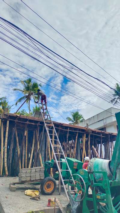 al manahal Builders and Developers tvm kerala
concrete of 1 st floor 
Ongoing project
 #almanahalbuilders  #buildersintvm