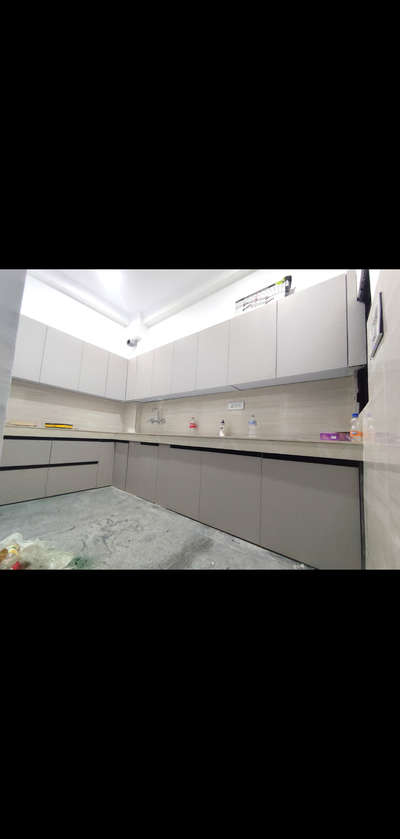 simple modular kitchen with soft close fiting 






 #koloapp  #kolomaterials  #koloviral  #kolofolowers  #ModularKitchen  #KitchenCabinet