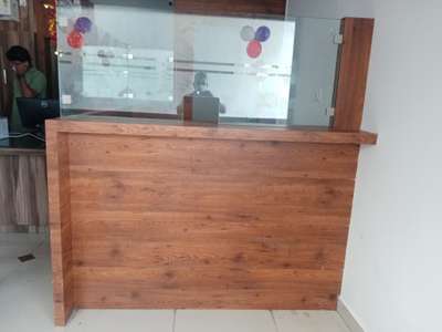 Bank cash counter